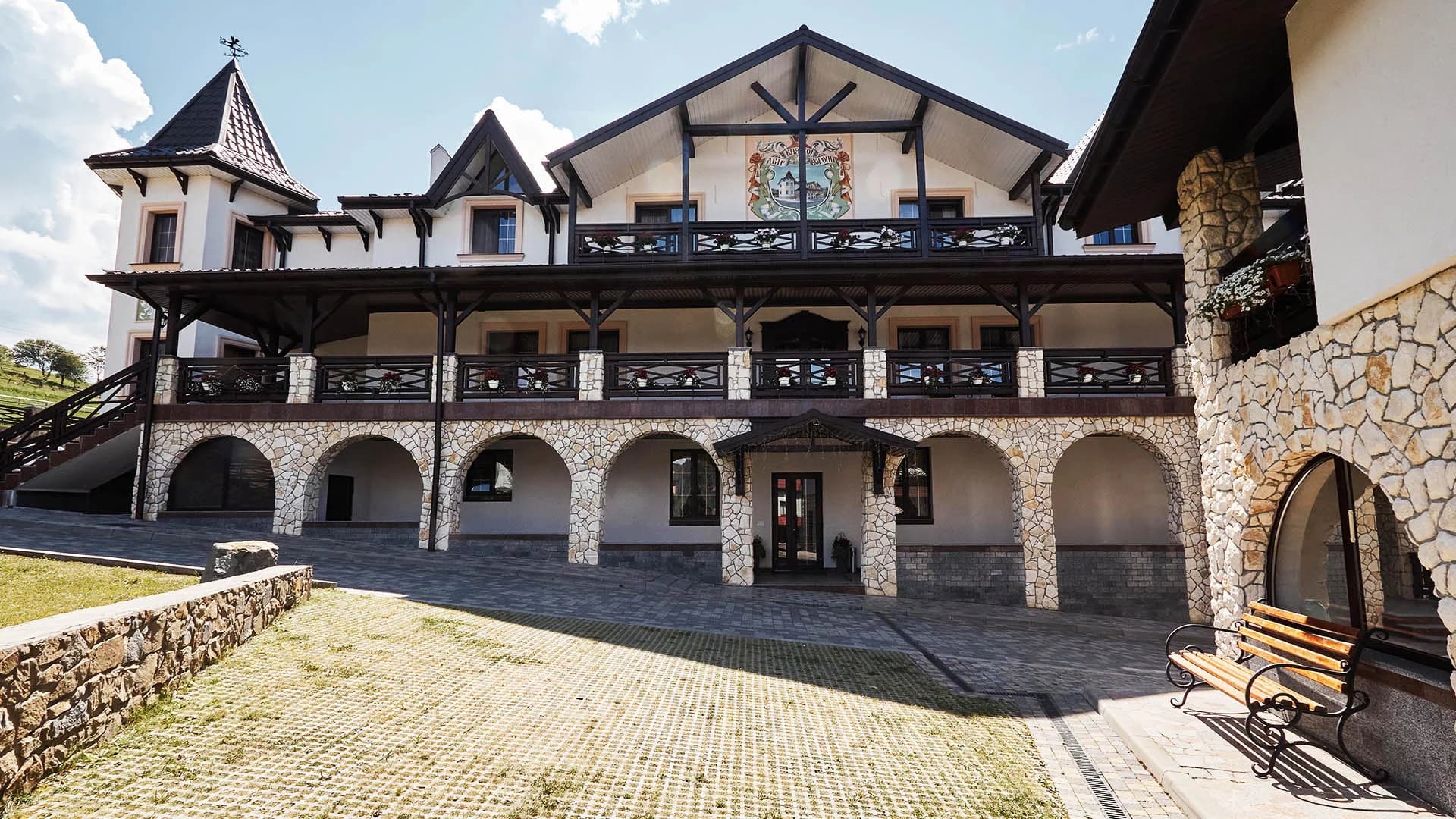 Двір Княжої Корони