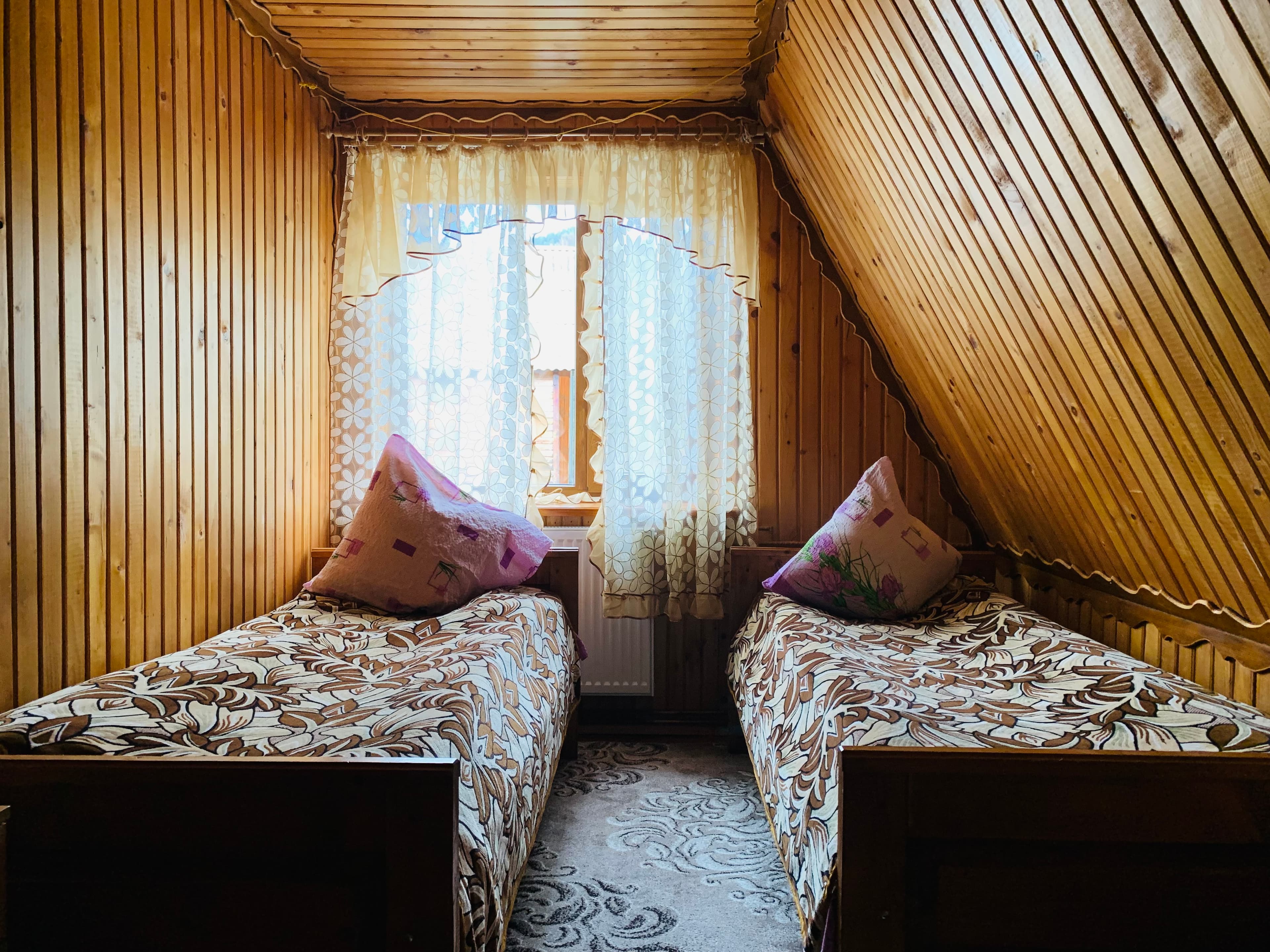 Двох-місний